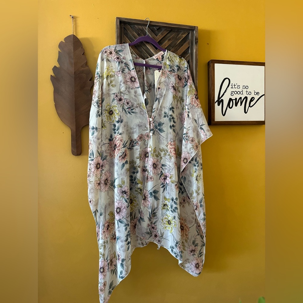 Band of Gypsies Floral Kimono in White with Pink, Yellow & Green Flowers